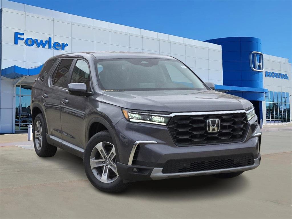 new 2025 Honda Pilot car, priced at $47,725