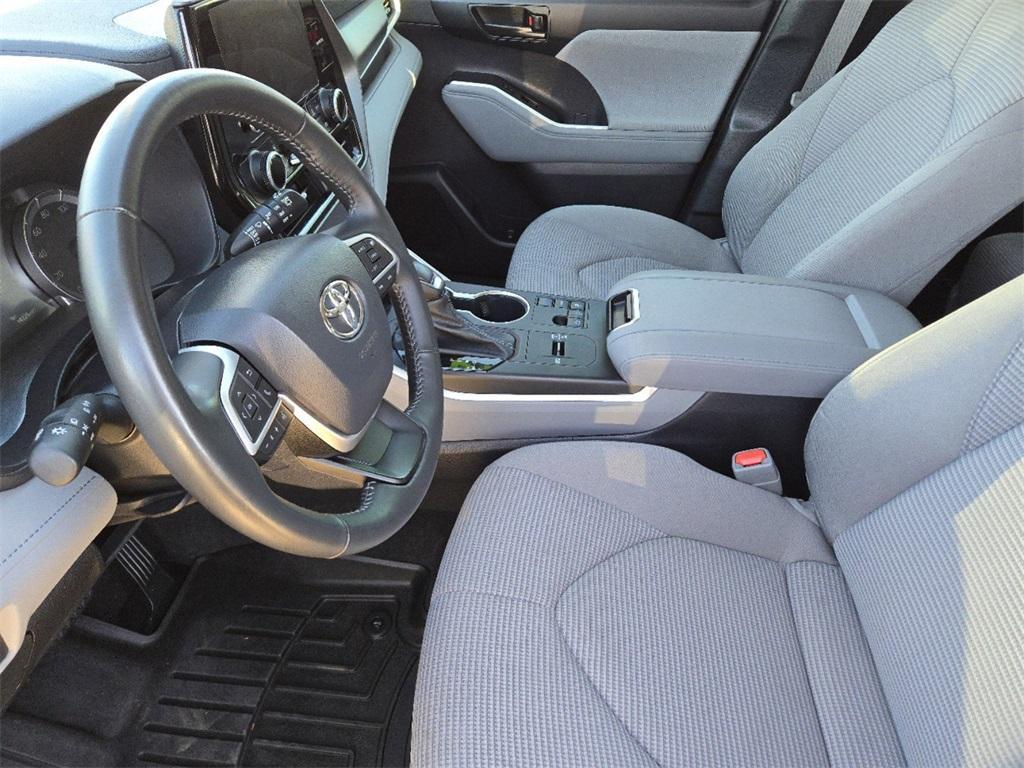 used 2024 Toyota Highlander car, priced at $36,143