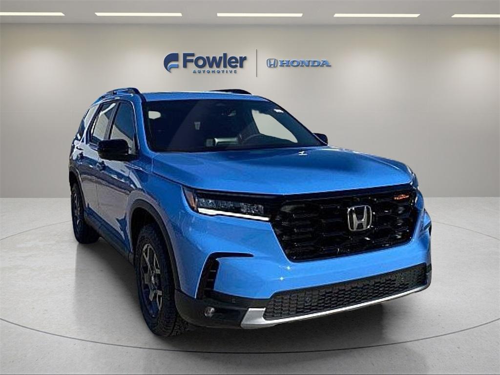 new 2025 Honda Pilot car, priced at $51,305