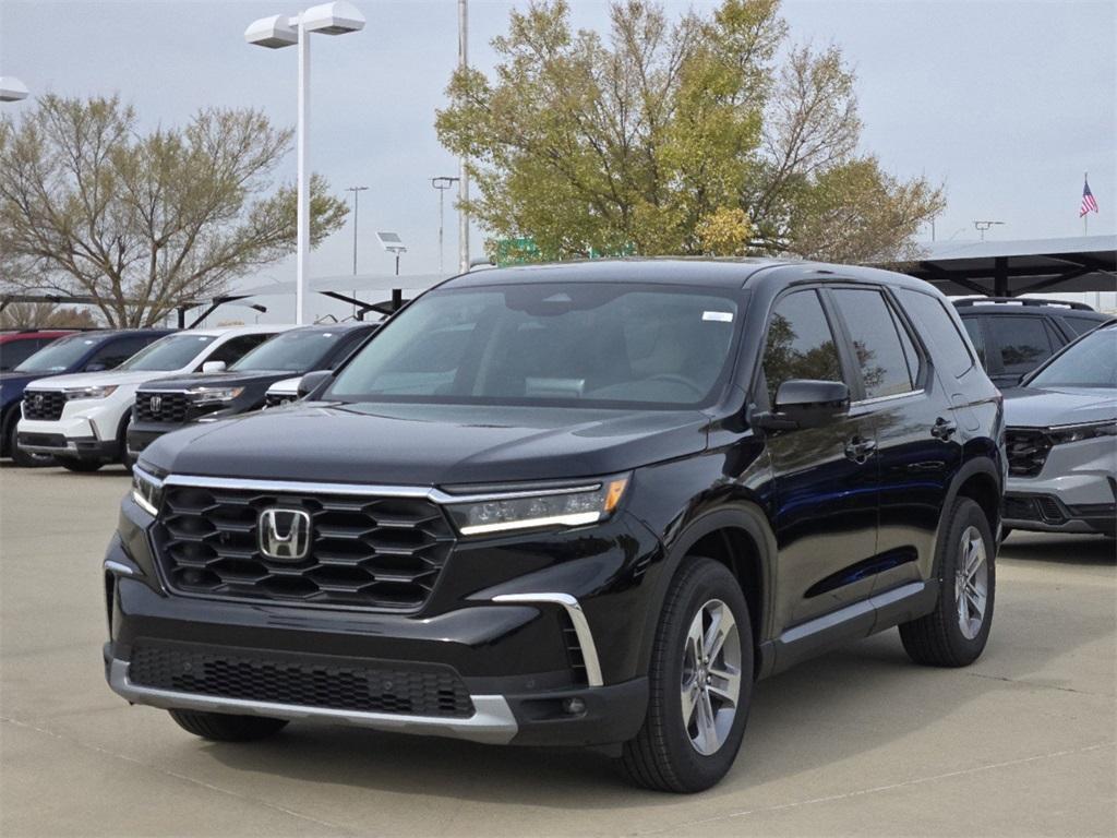 new 2025 Honda Pilot car, priced at $46,995