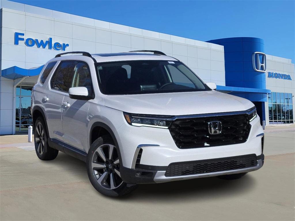 new 2025 Honda Pilot car, priced at $49,350