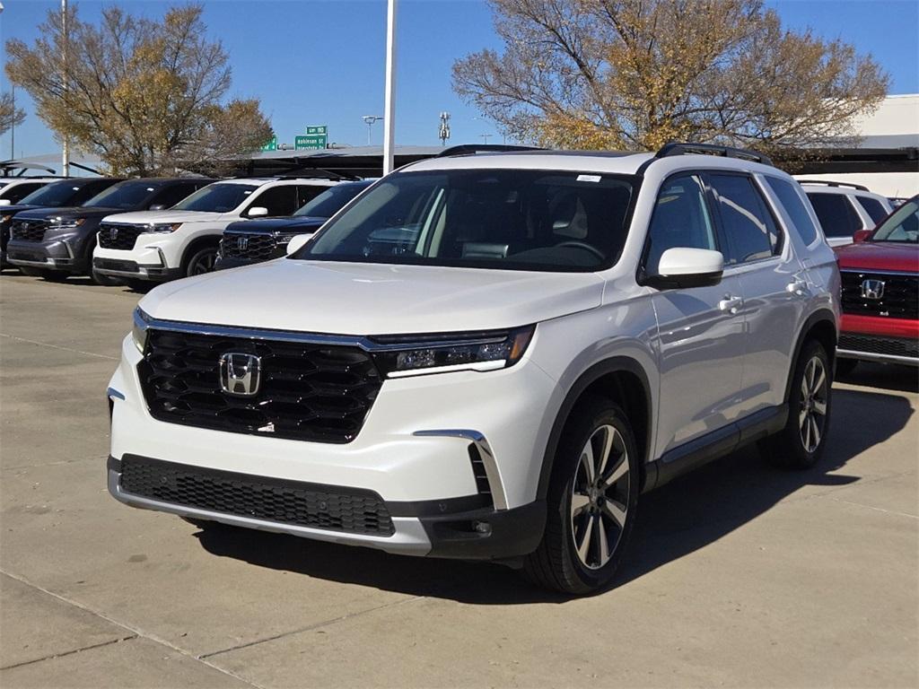 new 2025 Honda Pilot car, priced at $49,350