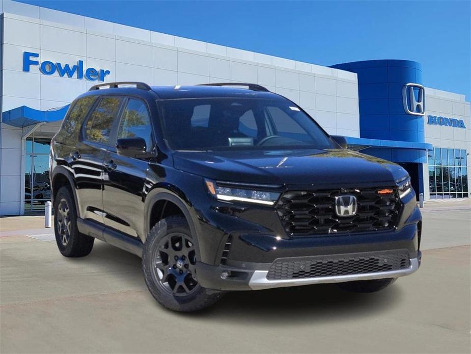 new 2025 Honda Pilot car, priced at $51,275