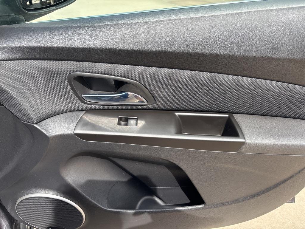 used 2014 Chevrolet Cruze car, priced at $9,990
