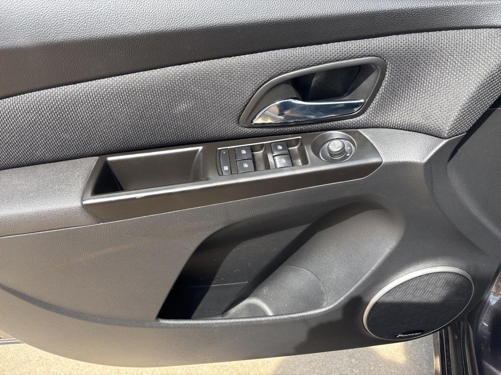 used 2014 Chevrolet Cruze car, priced at $9,990