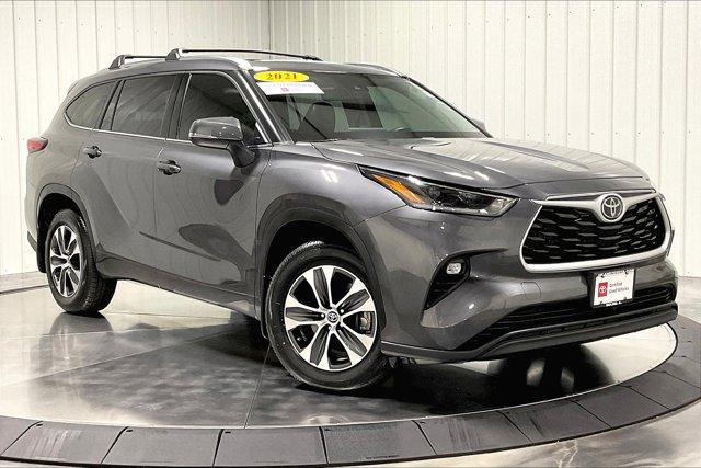 used 2021 Toyota Highlander car, priced at $40,975