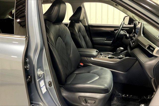 used 2021 Toyota Highlander car, priced at $39,975