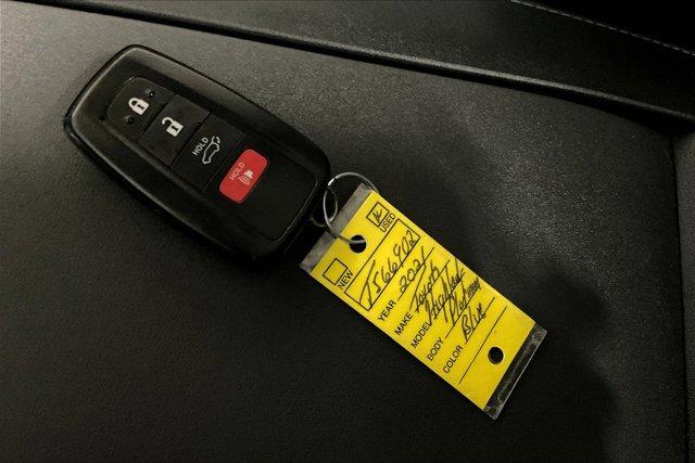 used 2021 Toyota Highlander car, priced at $39,975