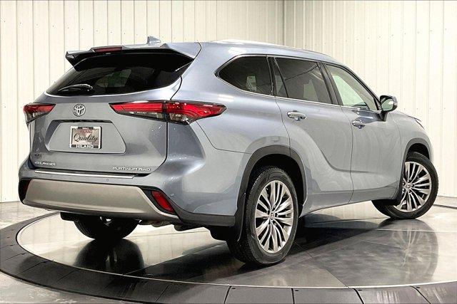 used 2021 Toyota Highlander car, priced at $39,975