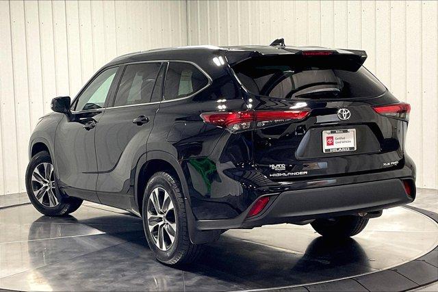 used 2021 Toyota Highlander car, priced at $39,975