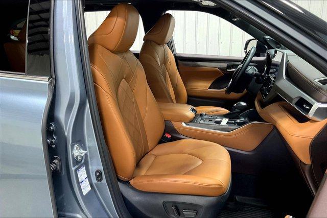 used 2021 Toyota Highlander car, priced at $39,975