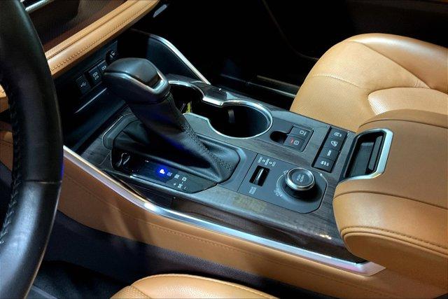 used 2021 Toyota Highlander car, priced at $39,975