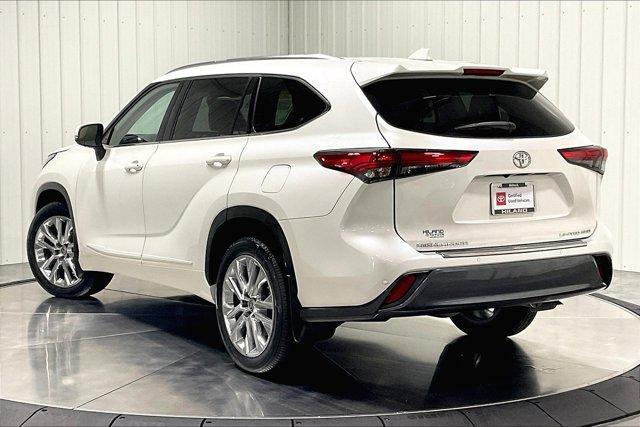 used 2021 Toyota Highlander car, priced at $42,975