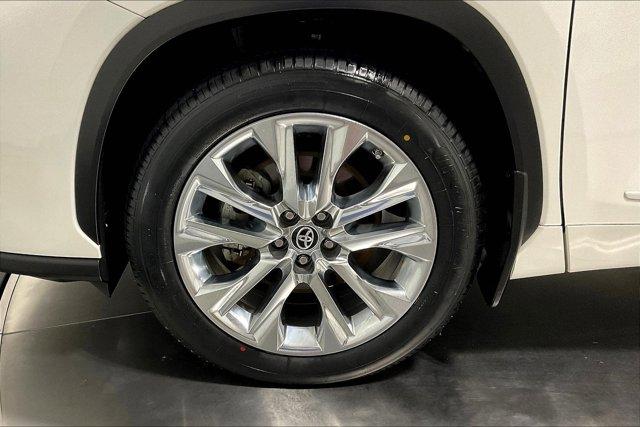 used 2021 Toyota Highlander car, priced at $42,975