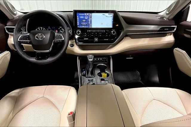 used 2021 Toyota Highlander car, priced at $42,975