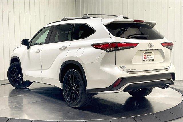 used 2023 Toyota Highlander car, priced at $47,975