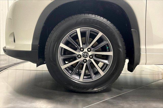 used 2018 Toyota Highlander car, priced at $22,975