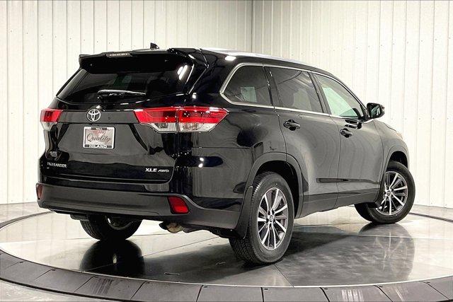 used 2019 Toyota Highlander car, priced at $29,975