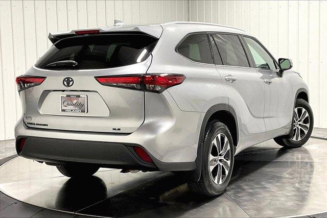 used 2022 Toyota Highlander car, priced at $43,975