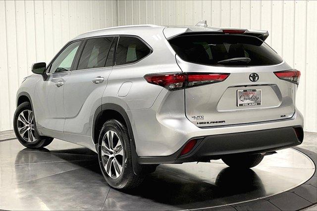 used 2022 Toyota Highlander car, priced at $43,975