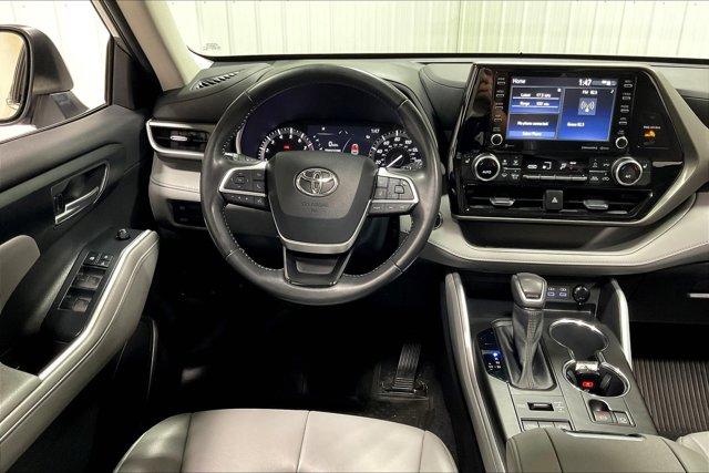used 2022 Toyota Highlander car, priced at $43,975