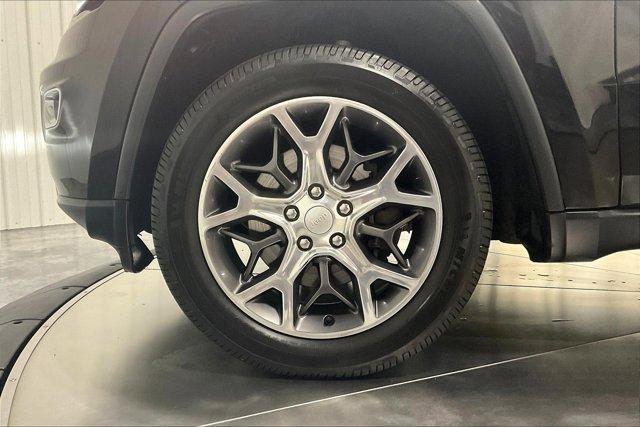 used 2021 Jeep Grand Cherokee car, priced at $29,975