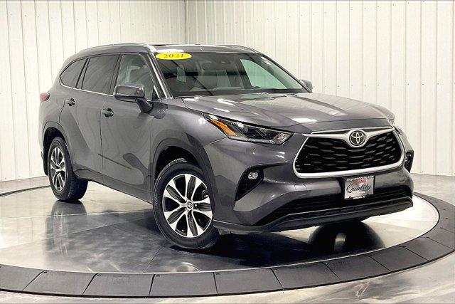 used 2021 Toyota Highlander car, priced at $40,975