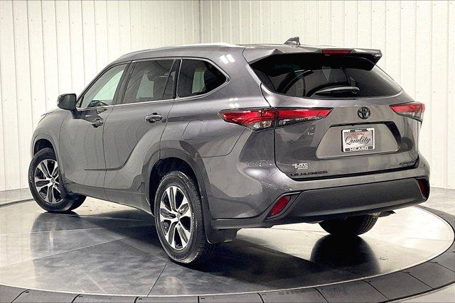 used 2021 Toyota Highlander car, priced at $40,975