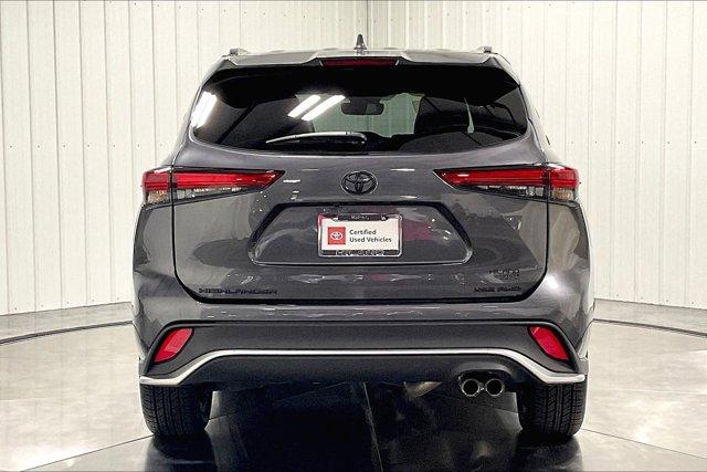 used 2021 Toyota Highlander car, priced at $40,975