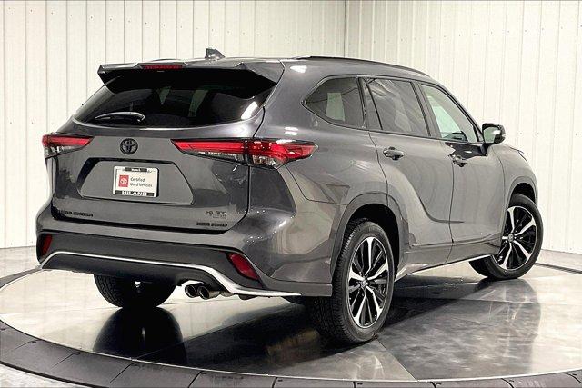 used 2021 Toyota Highlander car, priced at $40,975