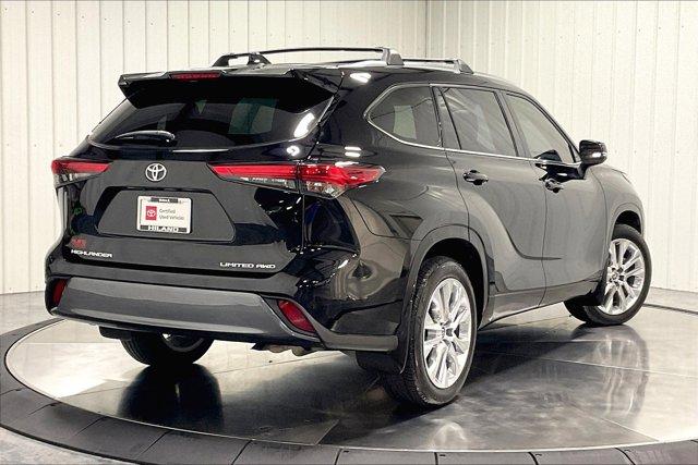 used 2021 Toyota Highlander car, priced at $41,975