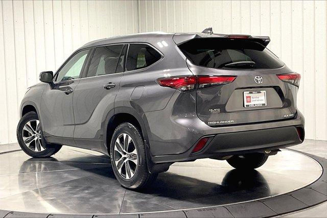 used 2021 Toyota Highlander car, priced at $40,975