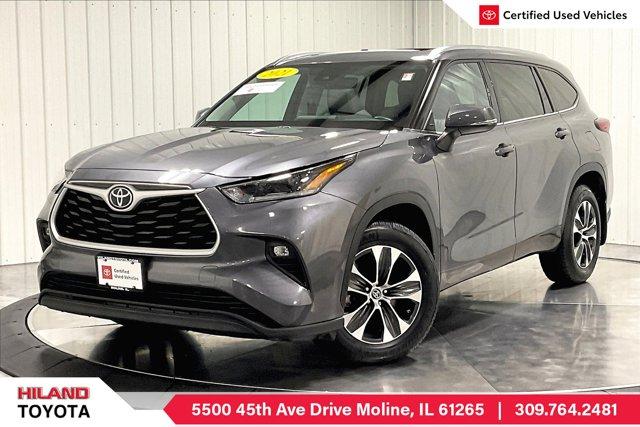 used 2021 Toyota Highlander car, priced at $40,975