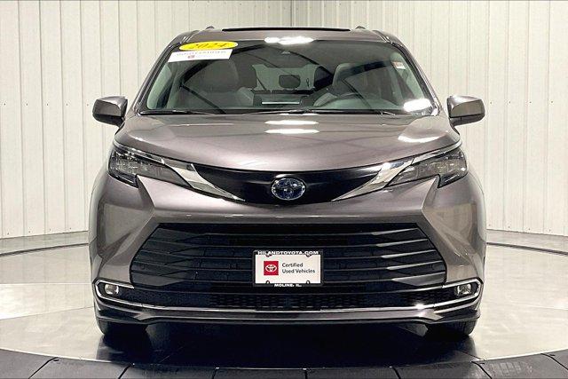 used 2024 Toyota Sienna car, priced at $48,975