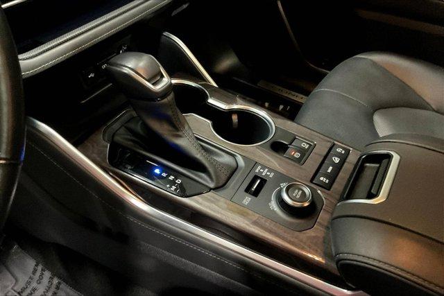 used 2021 Toyota Highlander car, priced at $39,975