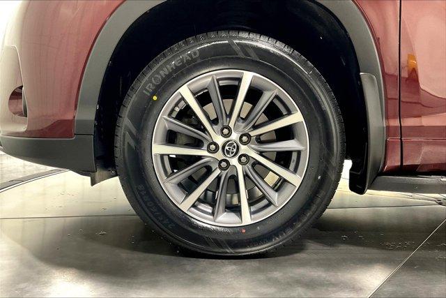 used 2018 Toyota Highlander car, priced at $27,975