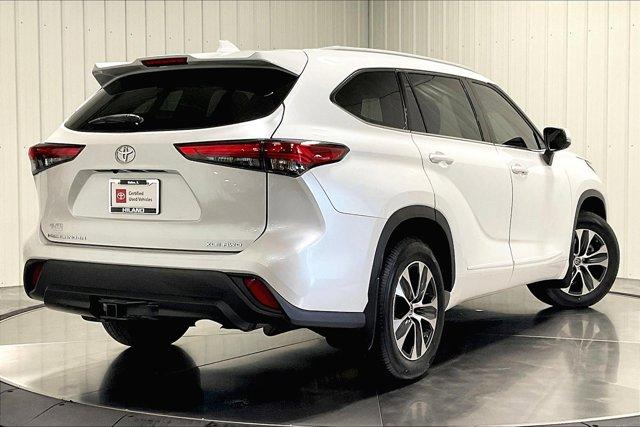 used 2022 Toyota Highlander car, priced at $42,975