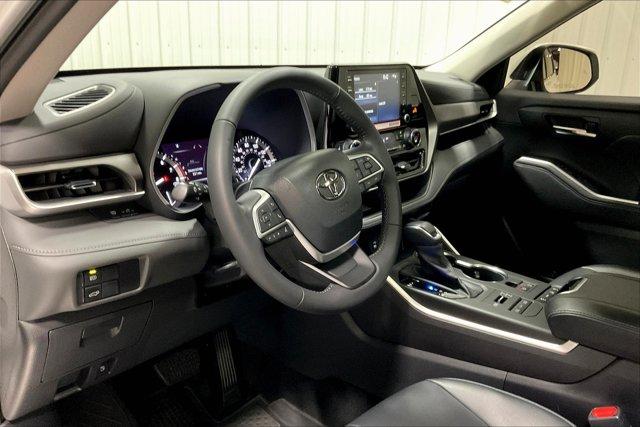 used 2022 Toyota Highlander car, priced at $42,975