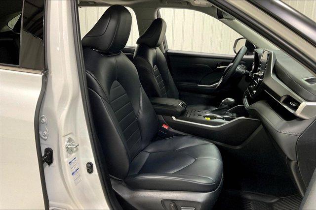 used 2022 Toyota Highlander car, priced at $42,975