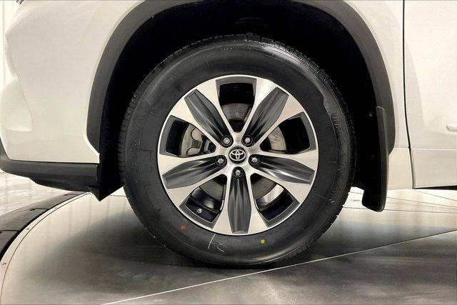 used 2022 Toyota Highlander car, priced at $42,975