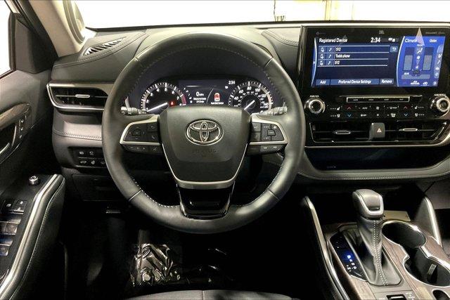 used 2022 Toyota Highlander car, priced at $44,975