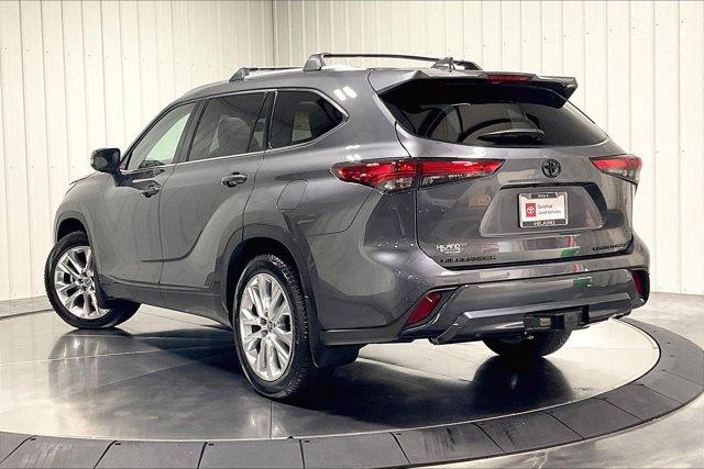 used 2022 Toyota Highlander car, priced at $44,975
