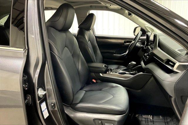 used 2022 Toyota Highlander car, priced at $44,975
