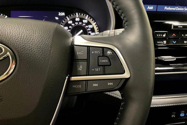 used 2022 Toyota Highlander car, priced at $44,975