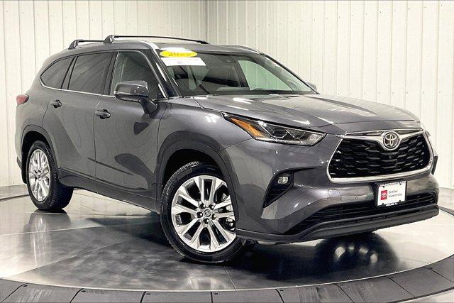 used 2022 Toyota Highlander car, priced at $44,975