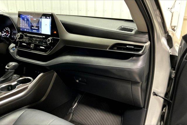 used 2021 Toyota Highlander car, priced at $35,975