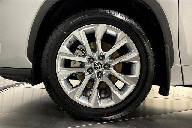 used 2021 Toyota Highlander car, priced at $35,975