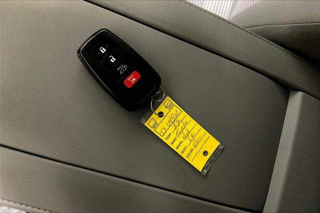 used 2022 Toyota Highlander car, priced at $38,975