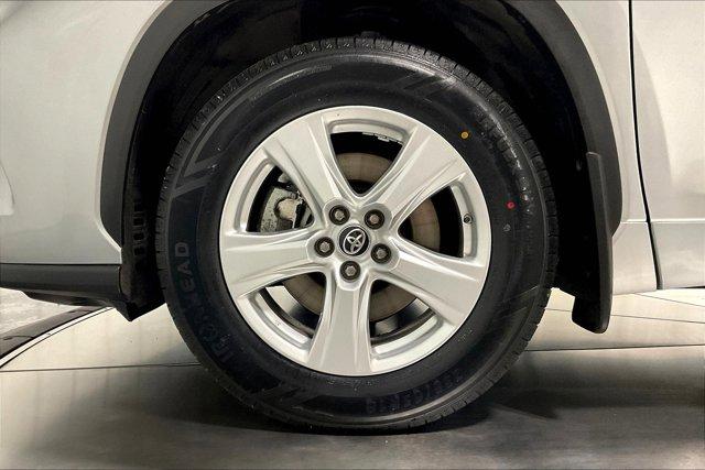 used 2022 Toyota Highlander car, priced at $38,975