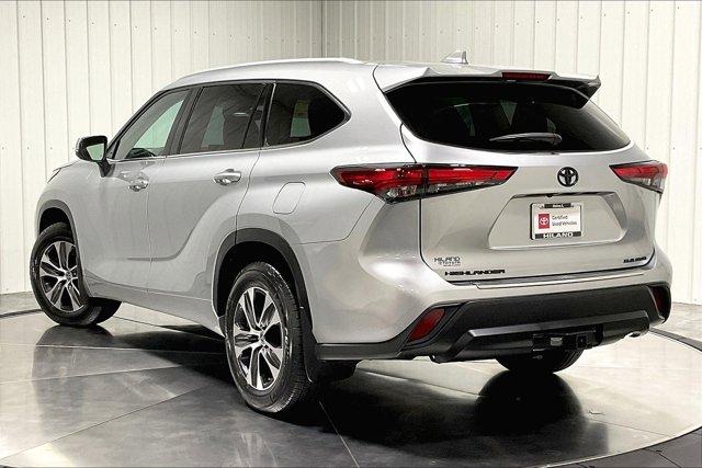used 2022 Toyota Highlander car, priced at $43,975